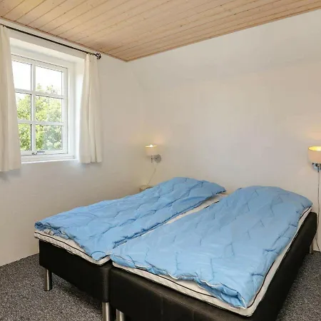18 Person In Ulfborg * Øby