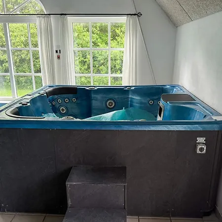 18 Person In Ulfborg-by Traum